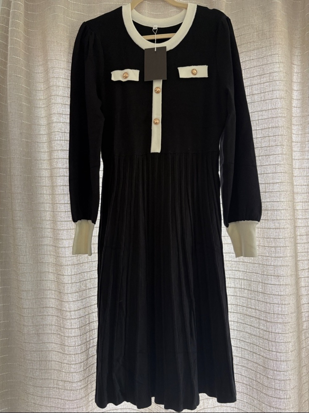 Black and Cream Long Sleeve Pleated Knit/sweater Dress